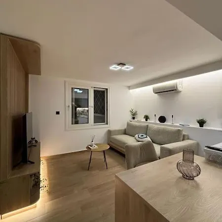 Cozy Nest Apartment *